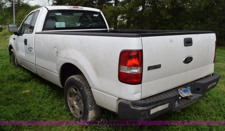 image for item H5244 2006 Ford F150 pickup truck