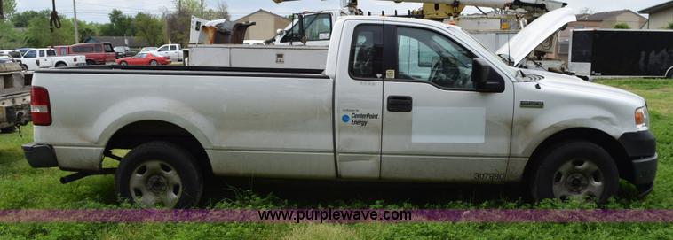 image for item H5244 2006 Ford F150 pickup truck