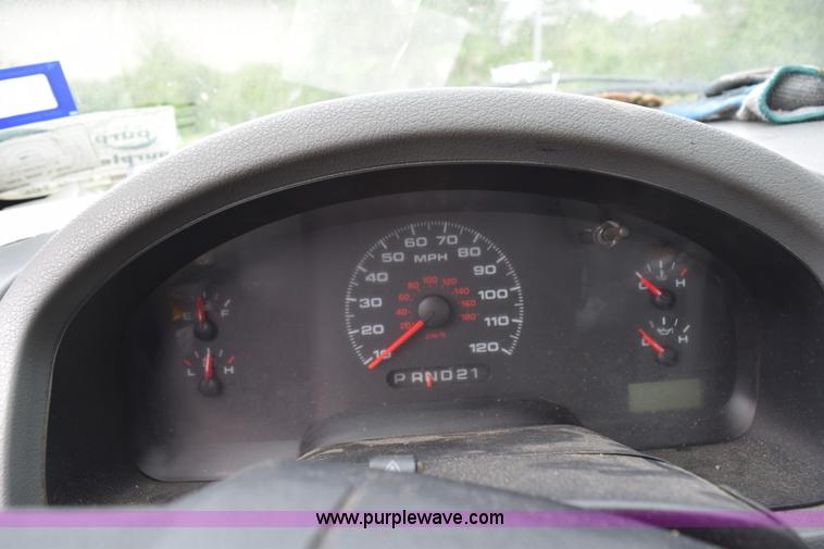 image for item H5244 2006 Ford F150 pickup truck