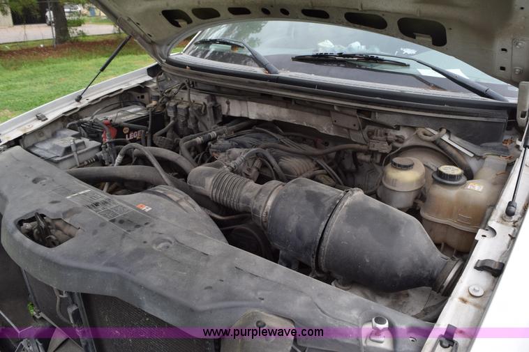 image for item H5244 2006 Ford F150 pickup truck