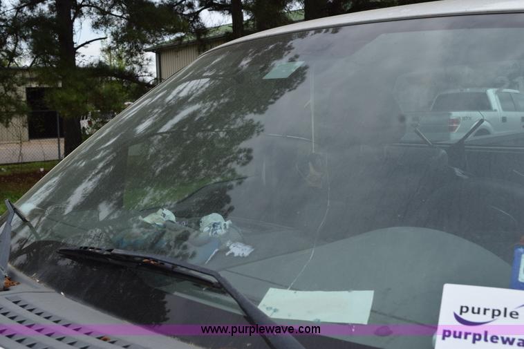 image for item H5244 2006 Ford F150 pickup truck