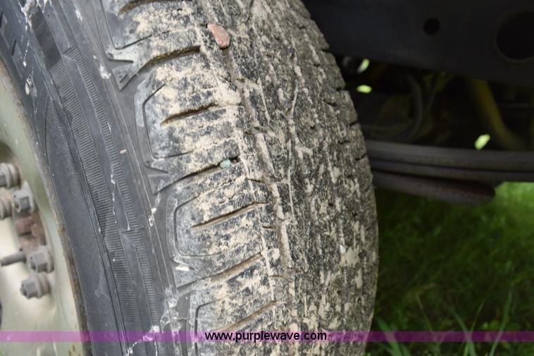 image for item H5244 2006 Ford F150 pickup truck