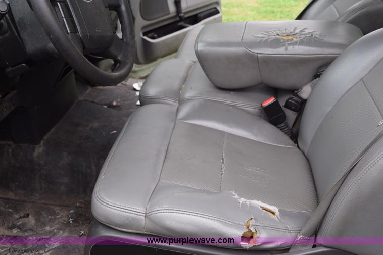 image for item H5244 2006 Ford F150 pickup truck