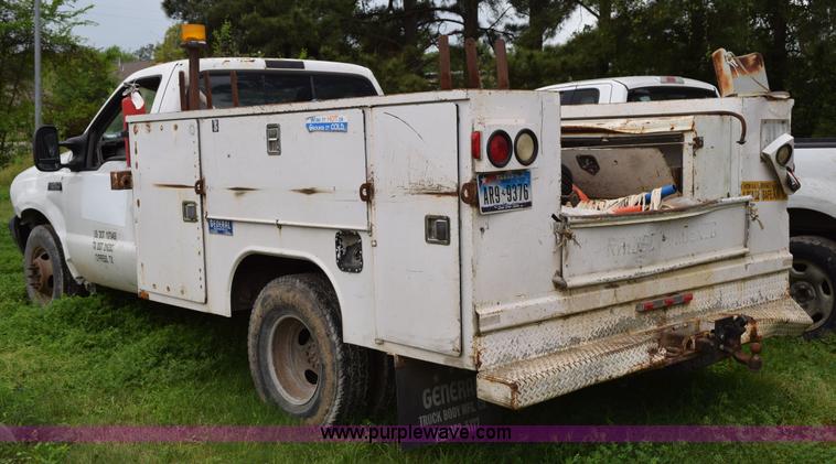 image for item H5245 2000 Ford F350 Super Duty utility truck