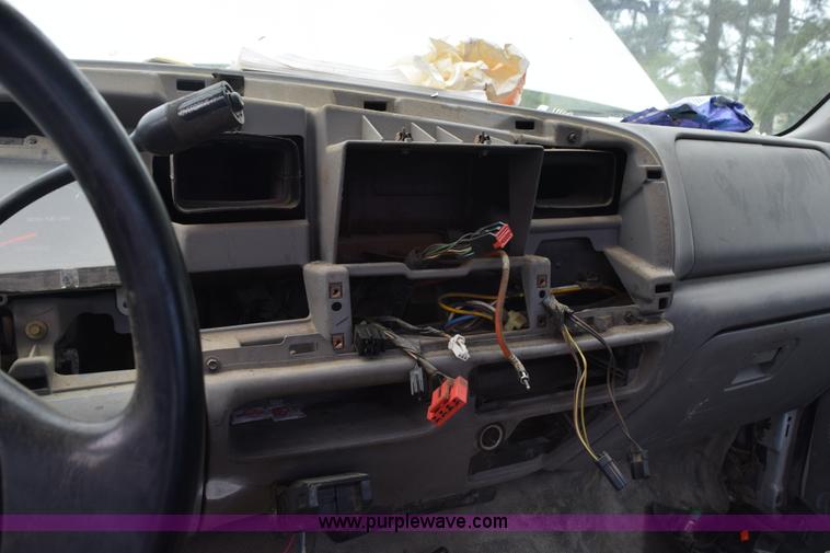 image for item H5245 2000 Ford F350 Super Duty utility truck