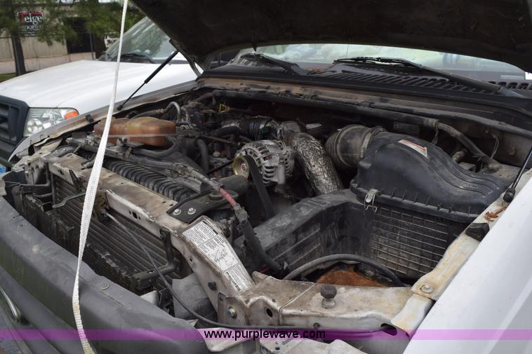 image for item H5245 2000 Ford F350 Super Duty utility truck