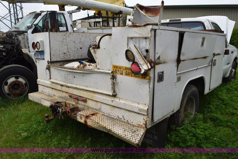 image for item H5245 2000 Ford F350 Super Duty utility truck