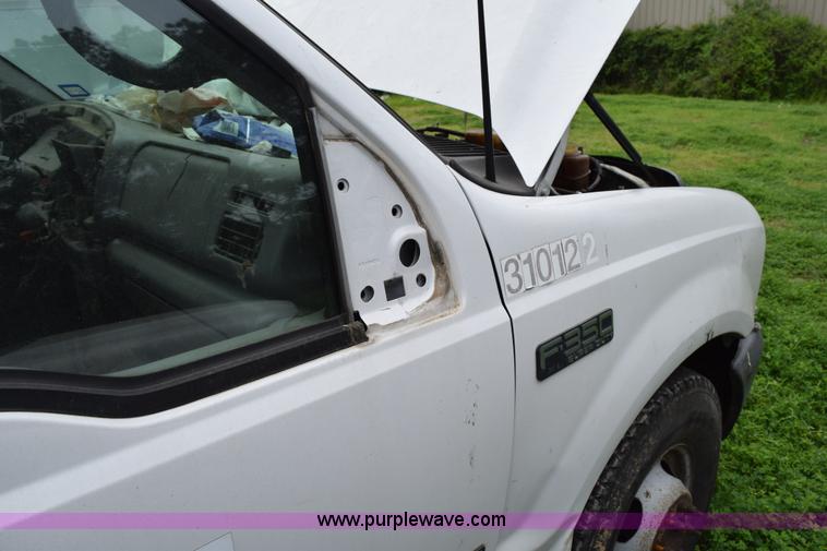 image for item H5245 2000 Ford F350 Super Duty utility truck