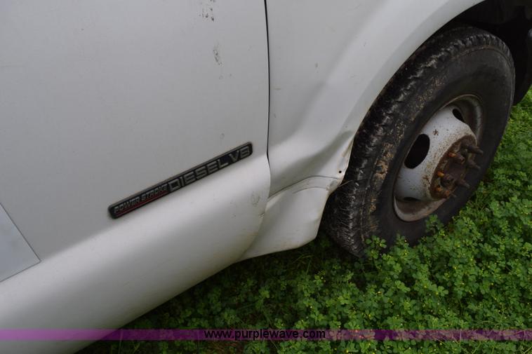 image for item H5245 2000 Ford F350 Super Duty utility truck