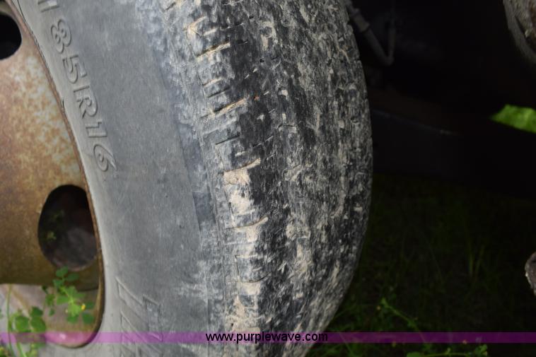 image for item H5245 2000 Ford F350 Super Duty utility truck