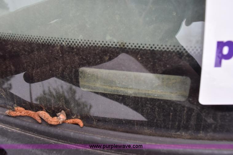 image for item H5245 2000 Ford F350 Super Duty utility truck