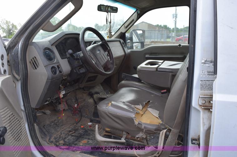 image for item H5247 2008 Ford F550 Crew Cab flatbed truck