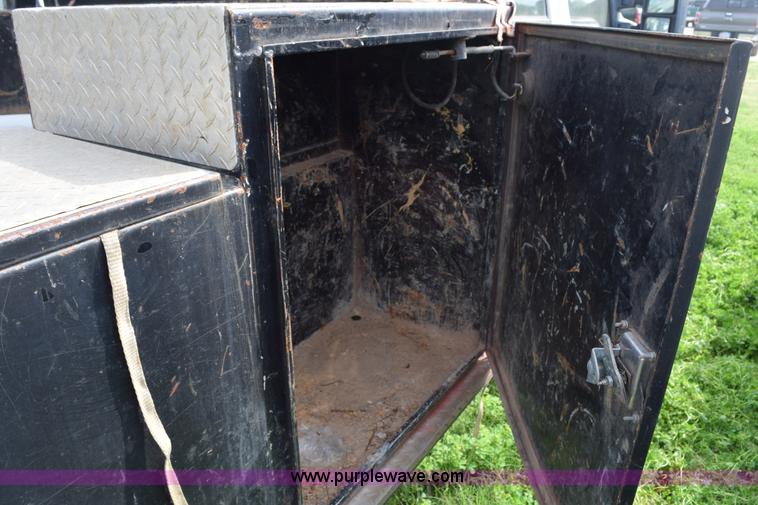 image for item H5247 2008 Ford F550 Crew Cab flatbed truck