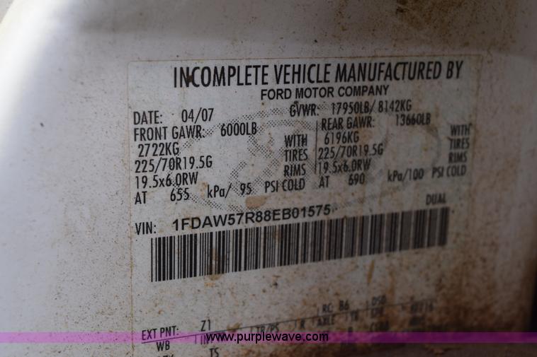 image for item H5247 2008 Ford F550 Crew Cab flatbed truck