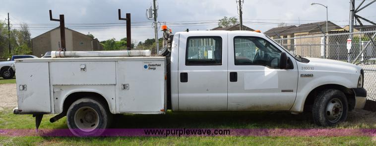 image for item H5250 2006 Ford F350 Super Duty Crew Cab utility truck