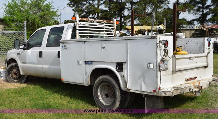 image for item H5250 2006 Ford F350 Super Duty Crew Cab utility truck