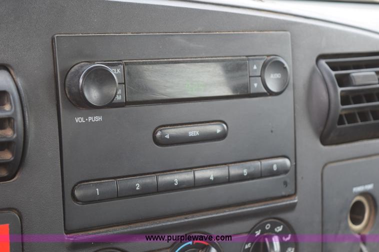 image for item H5250 2006 Ford F350 Super Duty Crew Cab utility truck