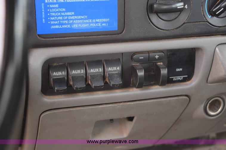 image for item H5250 2006 Ford F350 Super Duty Crew Cab utility truck