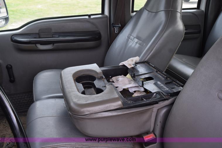 image for item H5250 2006 Ford F350 Super Duty Crew Cab utility truck