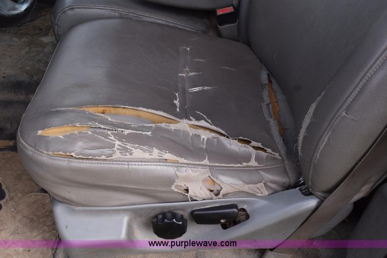 image for item H5250 2006 Ford F350 Super Duty Crew Cab utility truck