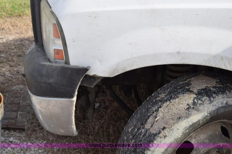 image for item H5250 2006 Ford F350 Super Duty Crew Cab utility truck