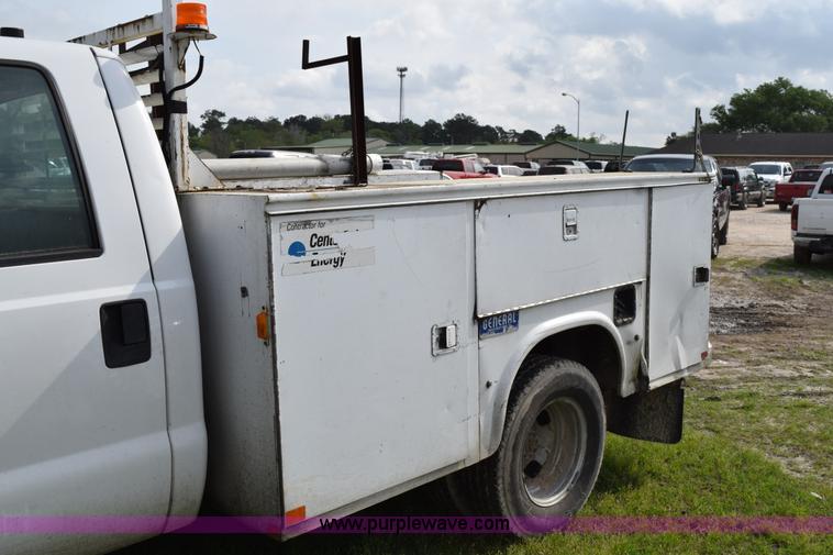image for item H5250 2006 Ford F350 Super Duty Crew Cab utility truck