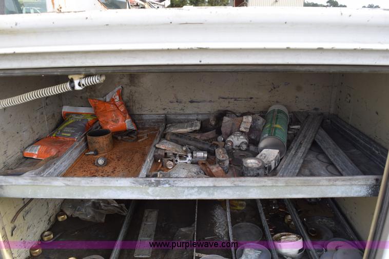 image for item H5250 2006 Ford F350 Super Duty Crew Cab utility truck