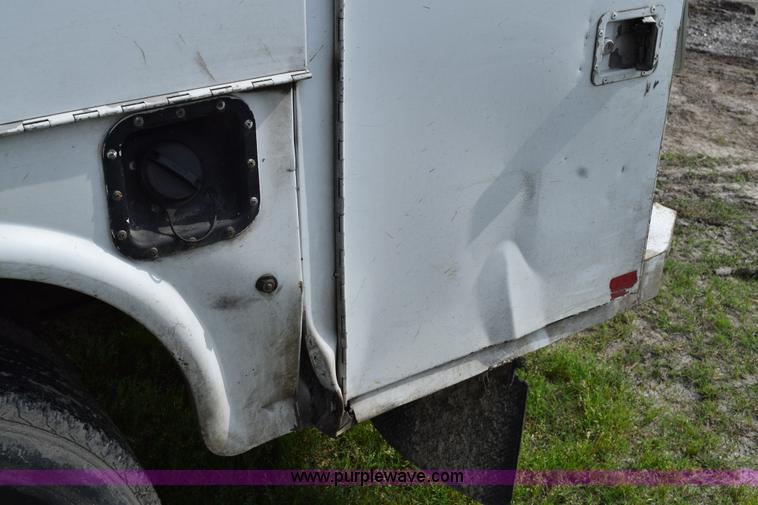 image for item H5250 2006 Ford F350 Super Duty Crew Cab utility truck