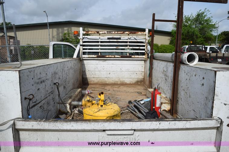 image for item H5250 2006 Ford F350 Super Duty Crew Cab utility truck