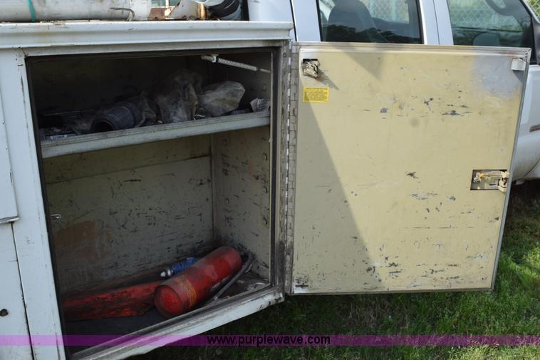 image for item H5250 2006 Ford F350 Super Duty Crew Cab utility truck