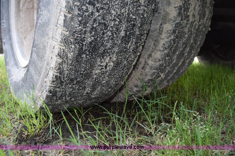 image for item H5250 2006 Ford F350 Super Duty Crew Cab utility truck