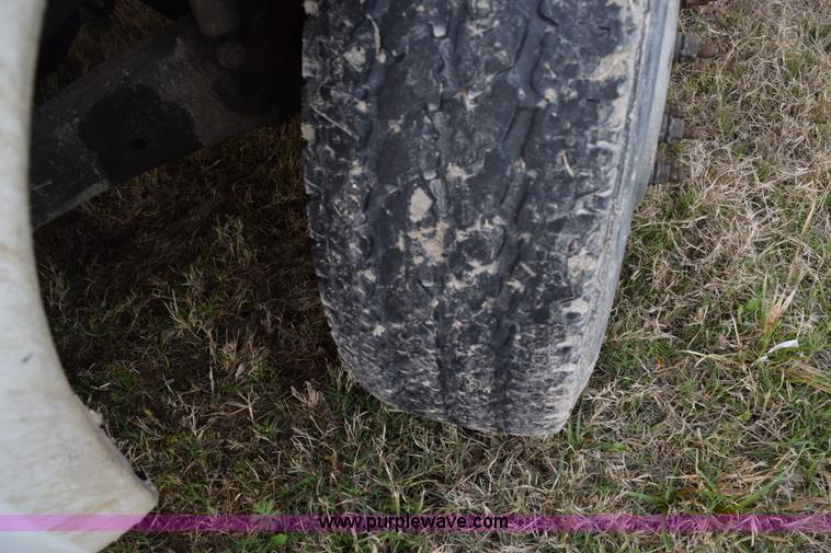 image for item H5250 2006 Ford F350 Super Duty Crew Cab utility truck