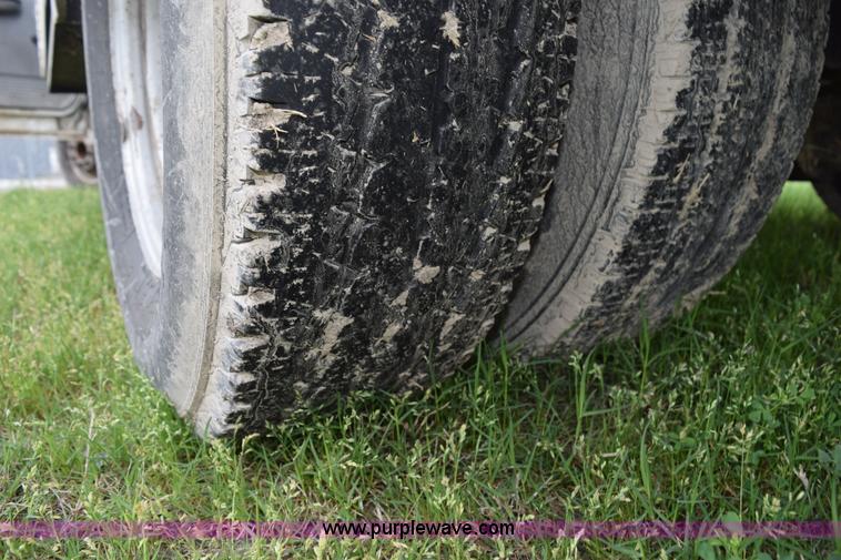 image for item H5250 2006 Ford F350 Super Duty Crew Cab utility truck