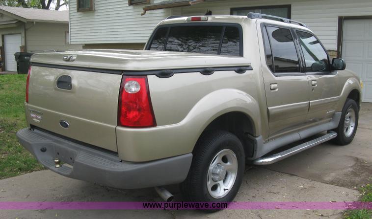 image for item H8666 2002 Ford Explorer Sport Track SUV