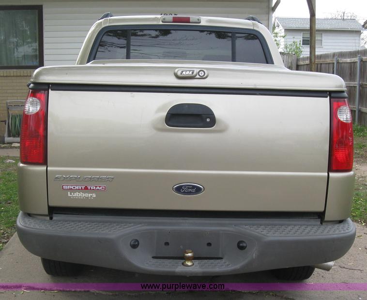 image for item H8666 2002 Ford Explorer Sport Track SUV