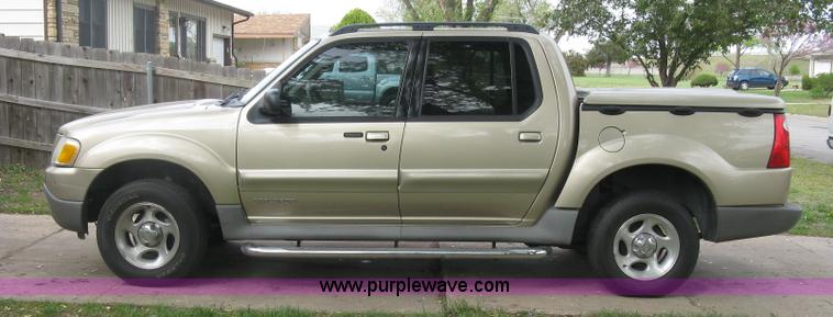 image for item H8666 2002 Ford Explorer Sport Track SUV