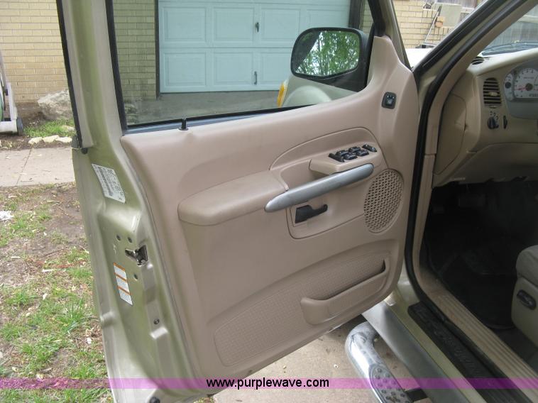 image for item H8666 2002 Ford Explorer Sport Track SUV