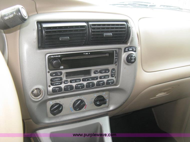 image for item H8666 2002 Ford Explorer Sport Track SUV