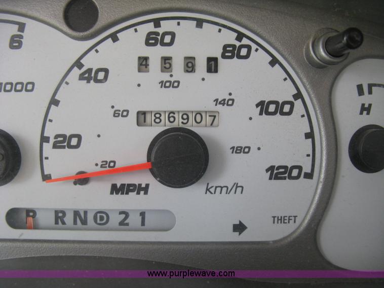 image for item H8666 2002 Ford Explorer Sport Track SUV