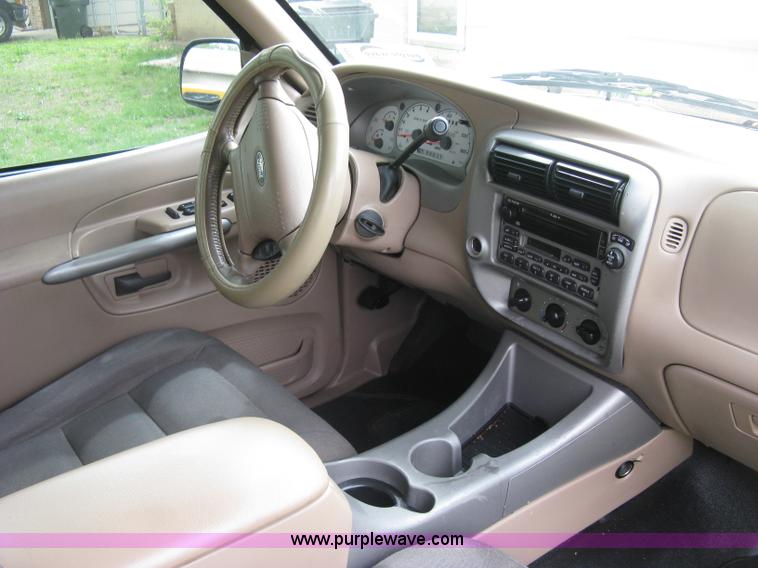 image for item H8666 2002 Ford Explorer Sport Track SUV
