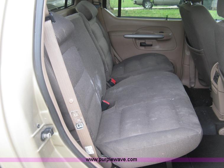 image for item H8666 2002 Ford Explorer Sport Track SUV