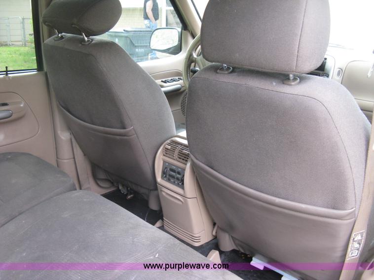 image for item H8666 2002 Ford Explorer Sport Track SUV