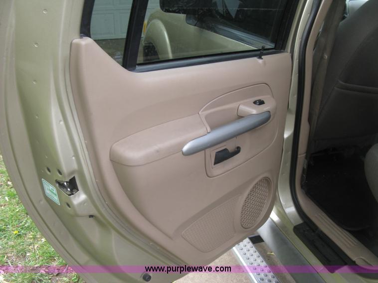 image for item H8666 2002 Ford Explorer Sport Track SUV