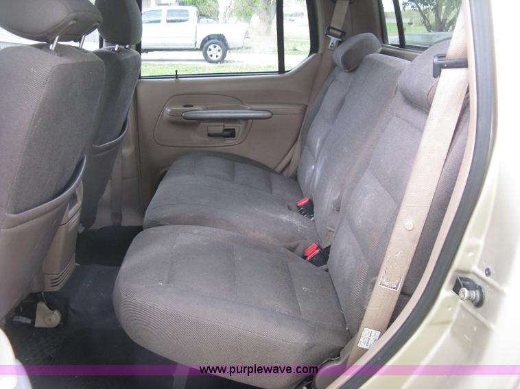 image for item H8666 2002 Ford Explorer Sport Track SUV