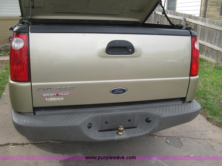 image for item H8666 2002 Ford Explorer Sport Track SUV