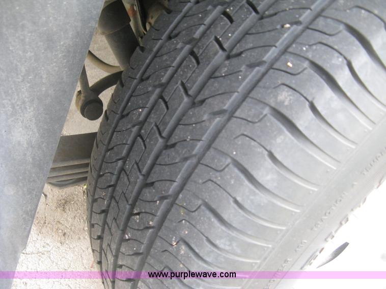 image for item H8666 2002 Ford Explorer Sport Track SUV