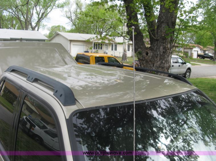 image for item H8666 2002 Ford Explorer Sport Track SUV