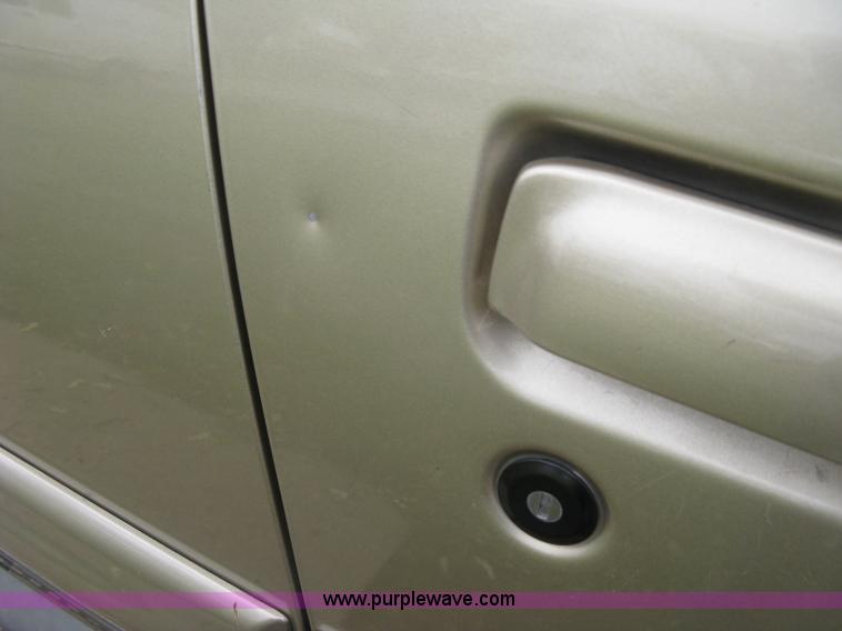 image for item H8666 2002 Ford Explorer Sport Track SUV