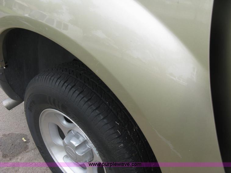 image for item H8666 2002 Ford Explorer Sport Track SUV