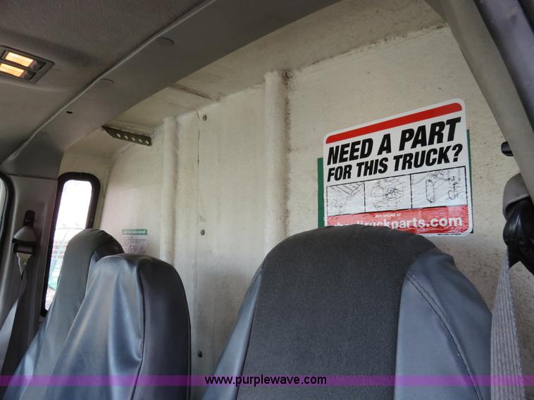 image for item I2291 1998 Ford Econoline E350 box truck